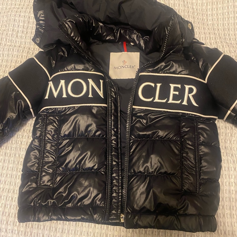 Kids MONCLER Down Padded Truyere
Jacket in Navy